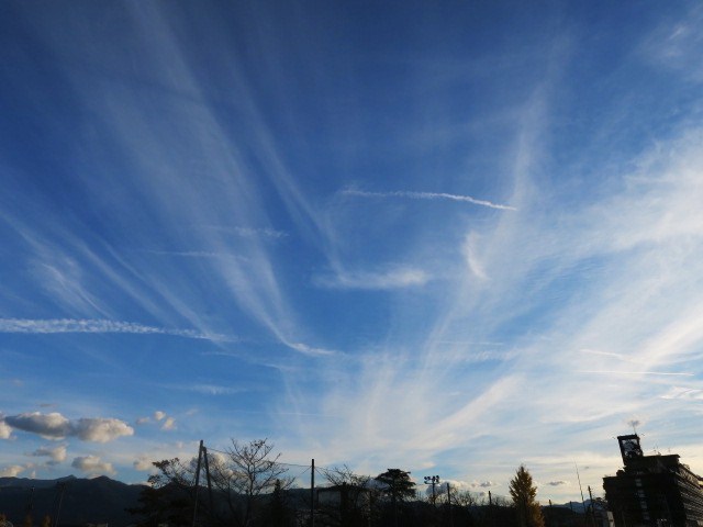 卷雲 けんうん すじ雲 山梨ヨコハマ行ったり来たり写真帳